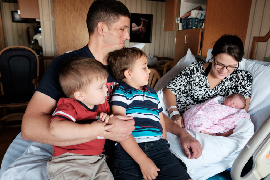 bay city mi newborn photographer - lu -007